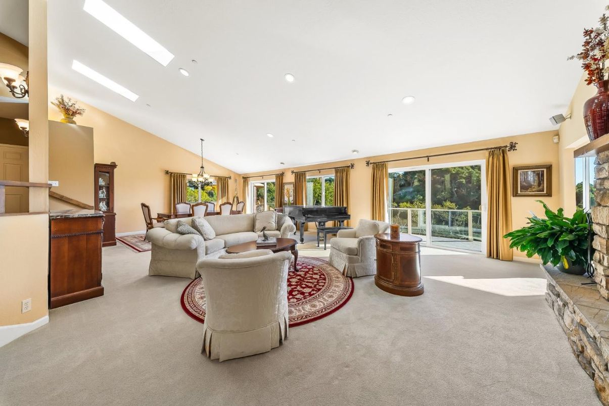 Dining room, Interior, Living room, Pendant Lights, Recessed Lighting