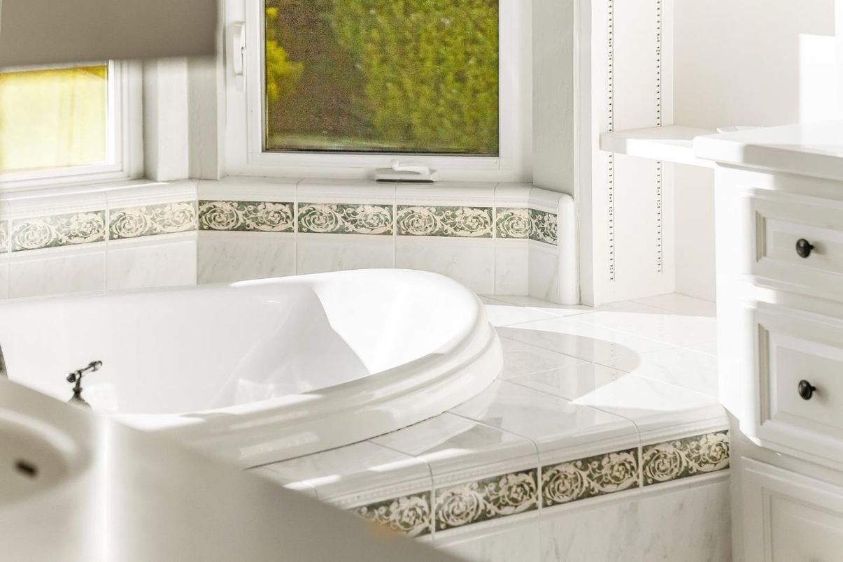 Bathroom, Interior, Tile Countertops