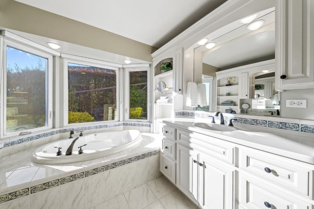 Bathroom, Interior, Marble, Recessed Lighting