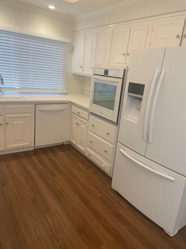 Interior, Kitchen, Recessed Lighting, Wood Texture Flooring