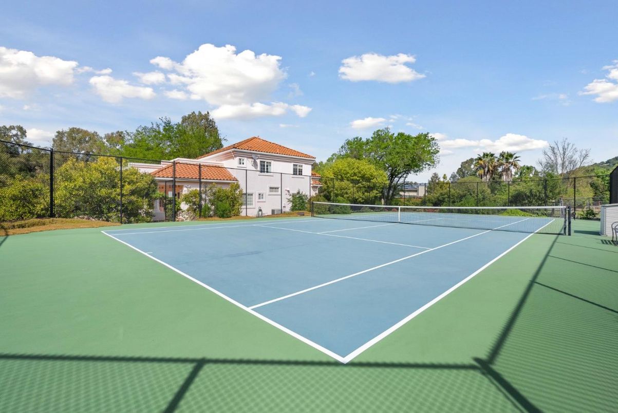 Exterior, Tennis Courts