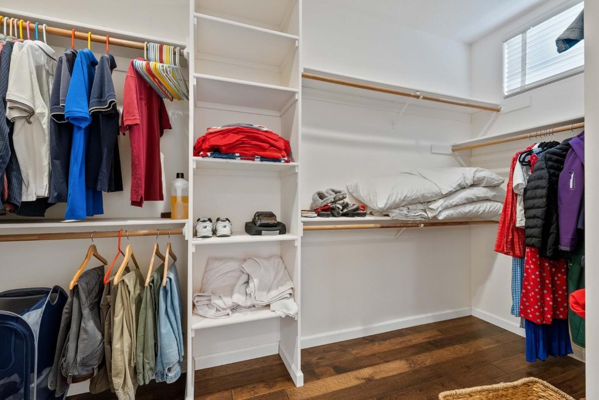 Interior, Walk-in Closets, Wood Texture Flooring