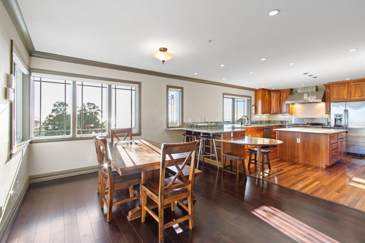 Dining room, Interior, Kitchen, Pendant Lights, Recessed Lighting, Stainless Steel Appliances, Wood Texture Flooring