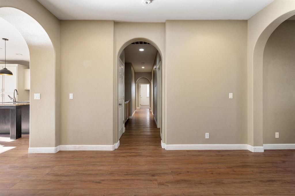 Interior, Pendant Lights, Recessed Lighting, Wood Texture Flooring