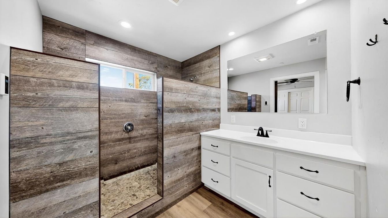 Bathroom, Interior, Recessed Lighting, Wood Texture Flooring