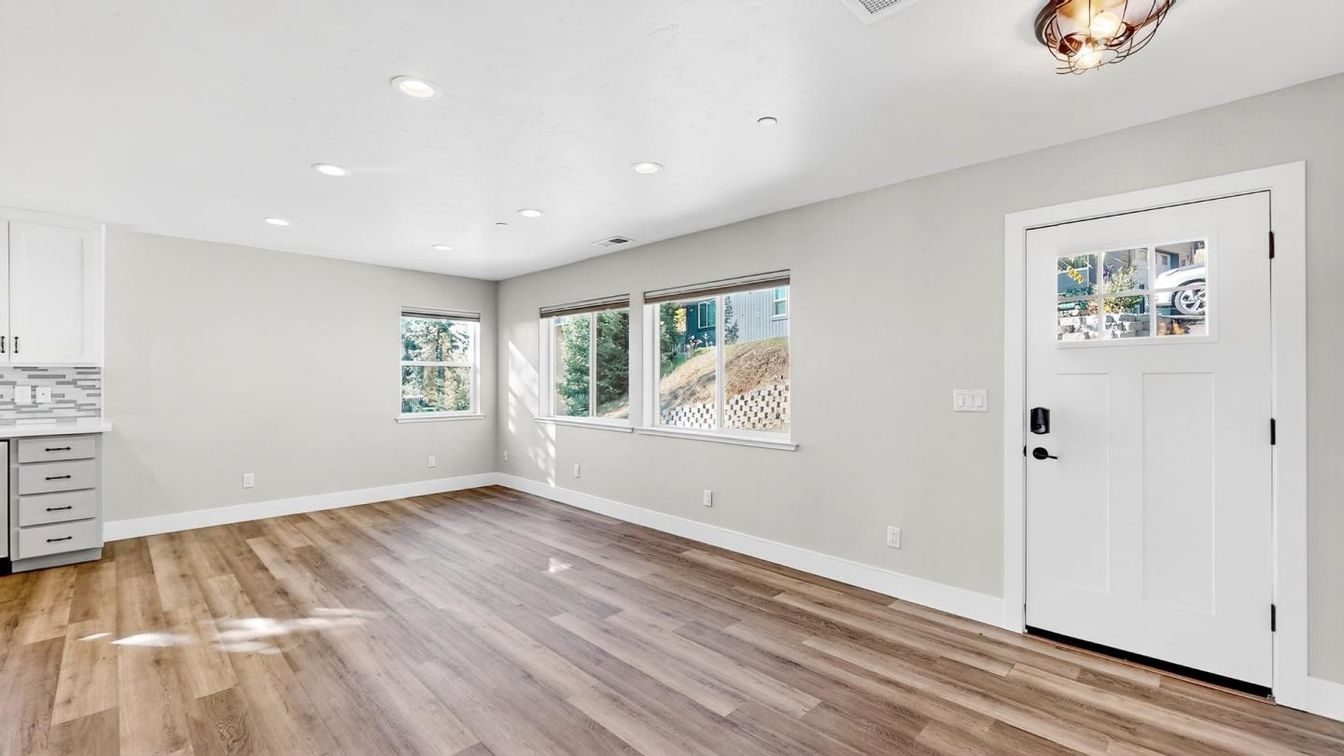 Empty room, Interior, Recessed Lighting, Wood Texture Flooring