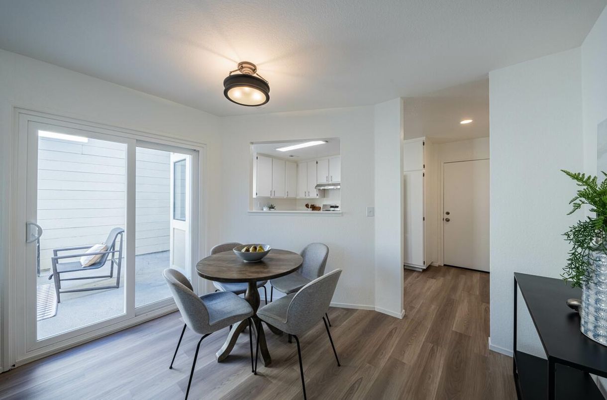 Dining room, Interior, Kitchen, Recessed Lighting, Wood Texture Flooring