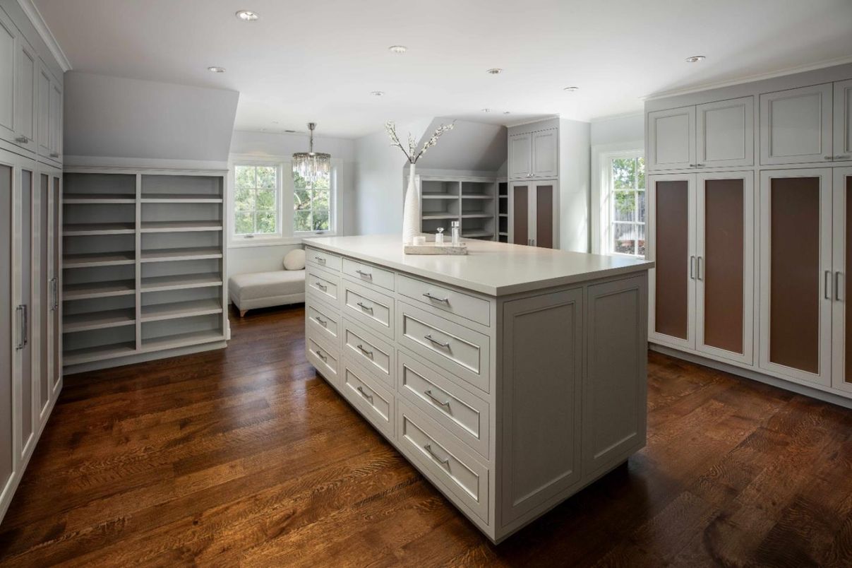 Chandelier, Interior, Recessed Lighting, Wood Texture Flooring