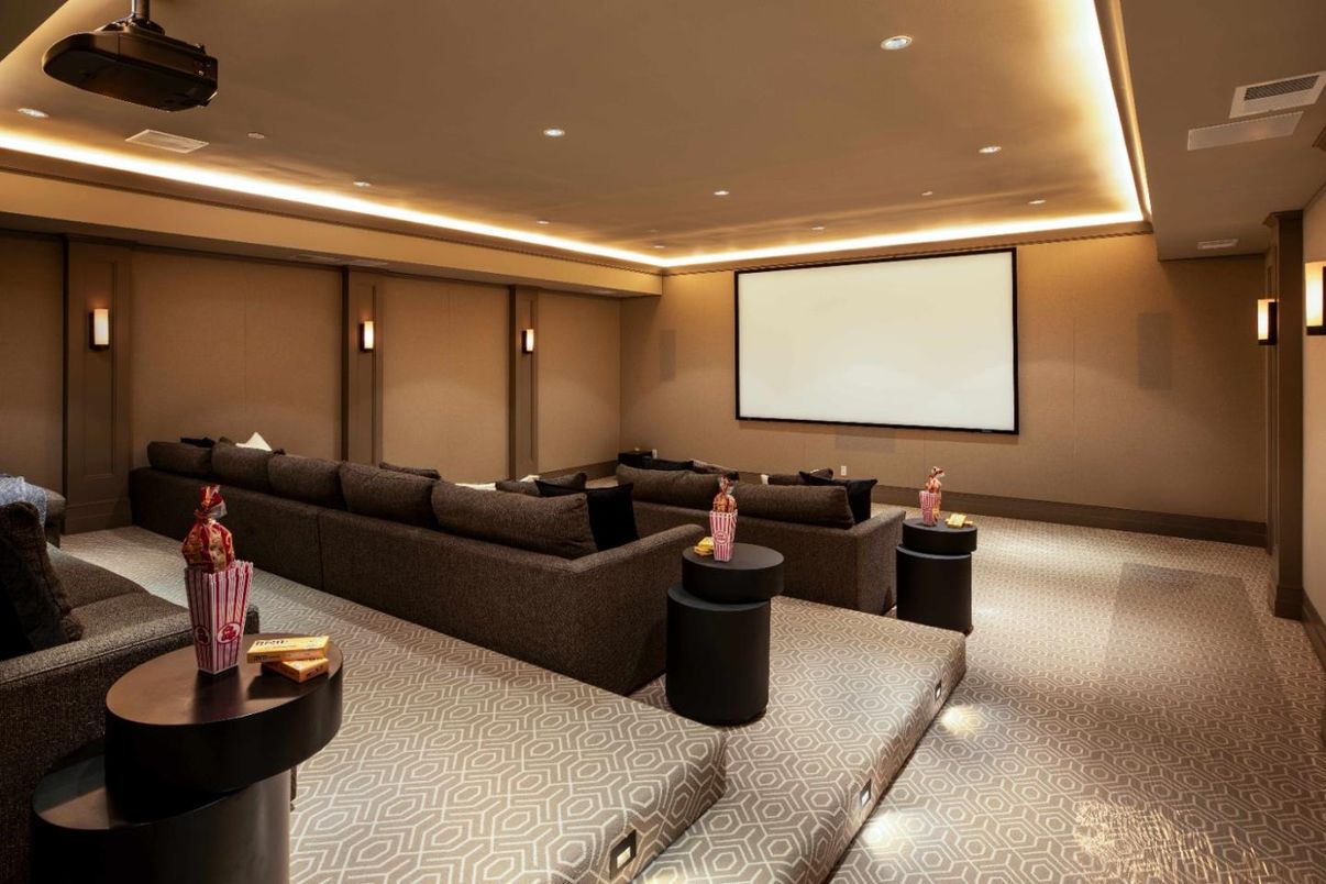 Interior, Projection Screen, Recessed Lighting, Theatre Room