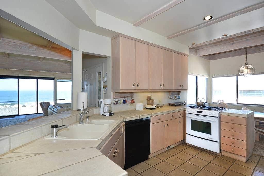 Interior, Kitchen, Pendant Lights, Recessed Lighting, Tile Countertops, Water, Wooden Beams