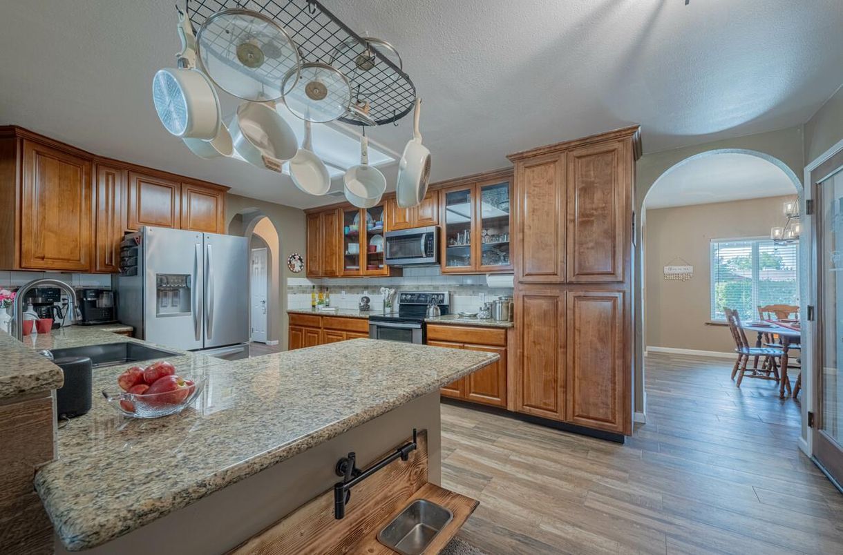 Chandelier, Dining room, Interior, Kitchen, Wood Texture Flooring
