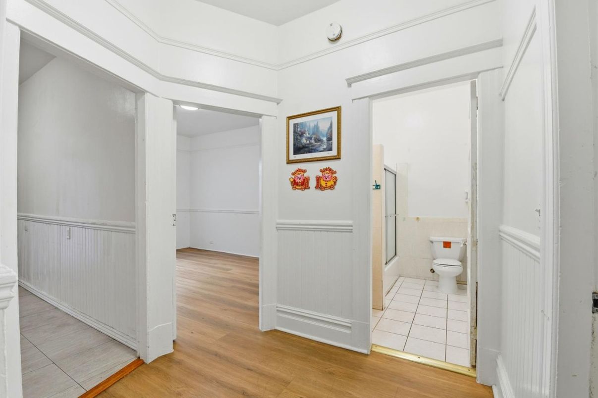 Bathroom, Interior, Recessed Lighting, Wood Texture Flooring