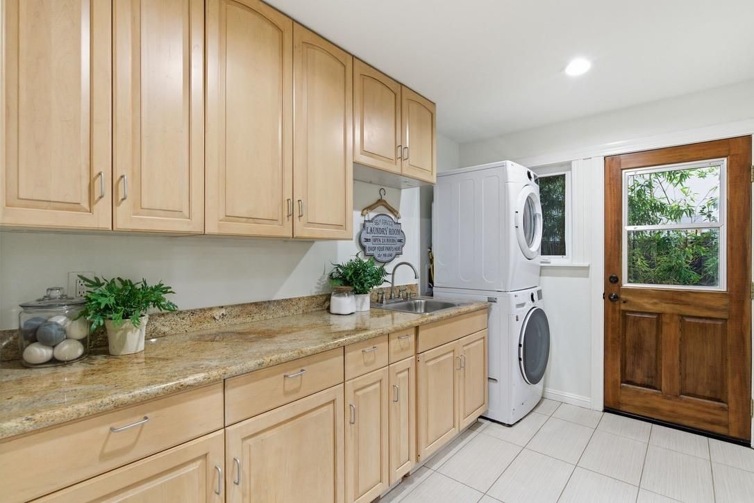 Interior, Recessed Lighting, Washer
