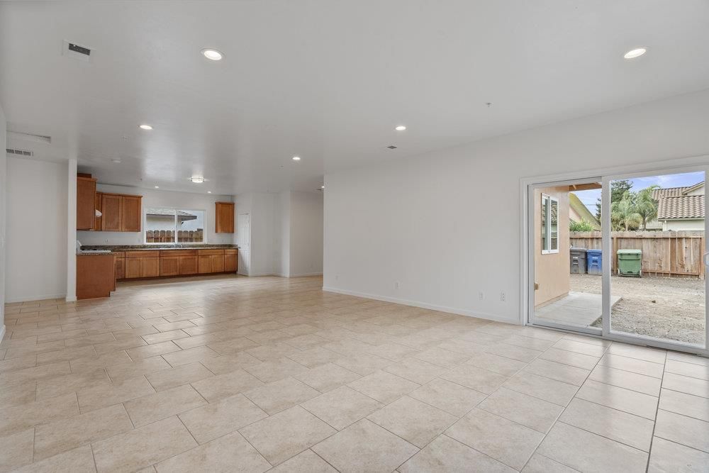 Empty room, Interior, Kitchen, Recessed Lighting
