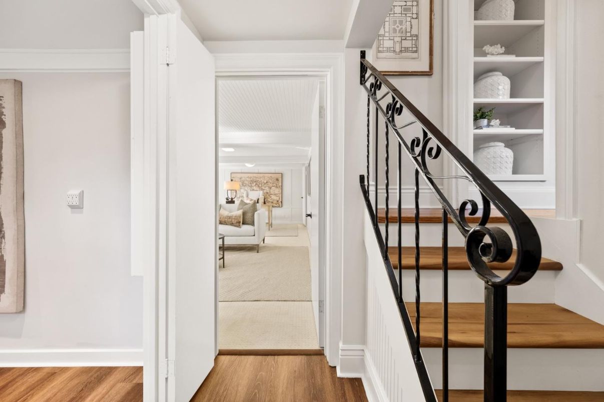 Interior, Recessed Lighting, Wood Texture Flooring