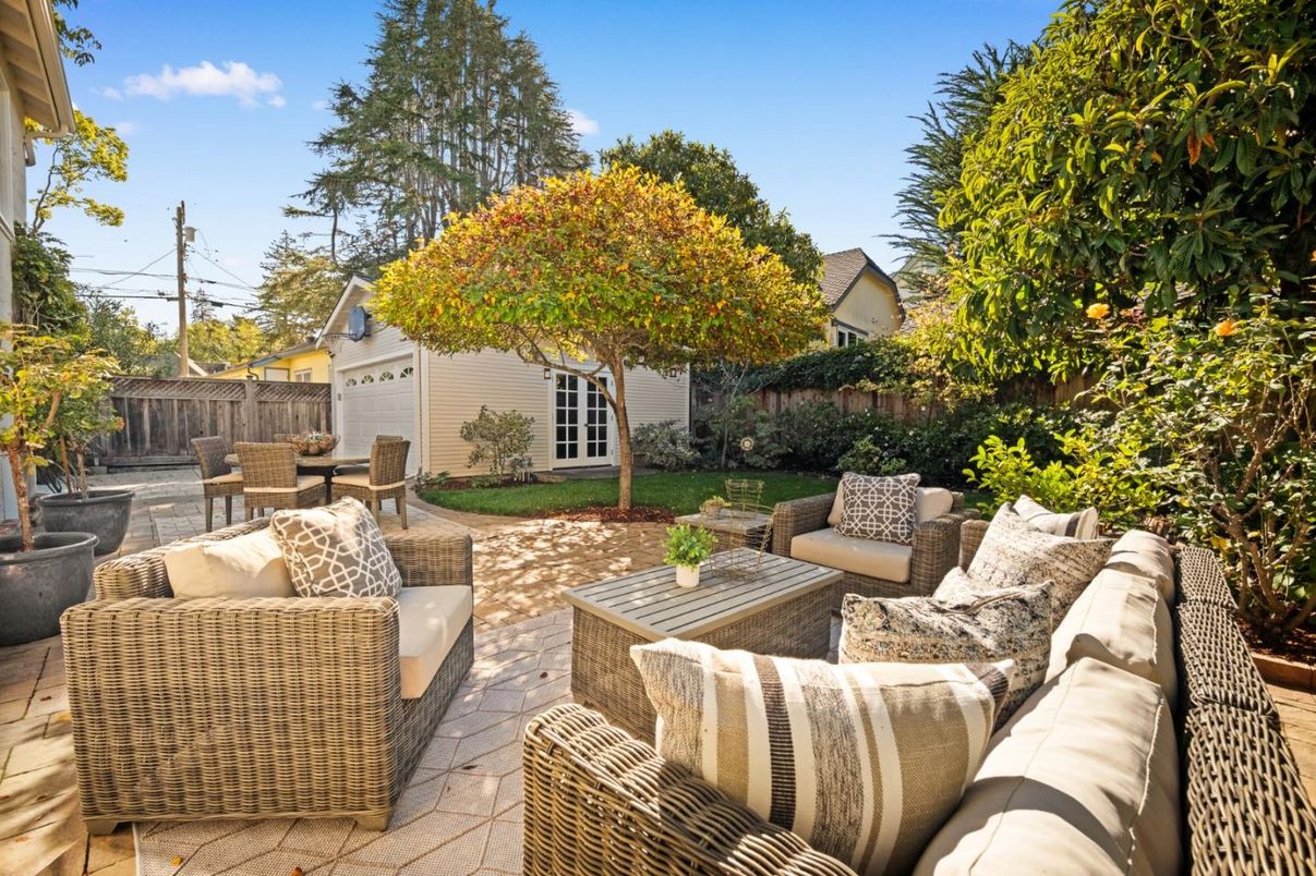 Detached Garage, Exterior