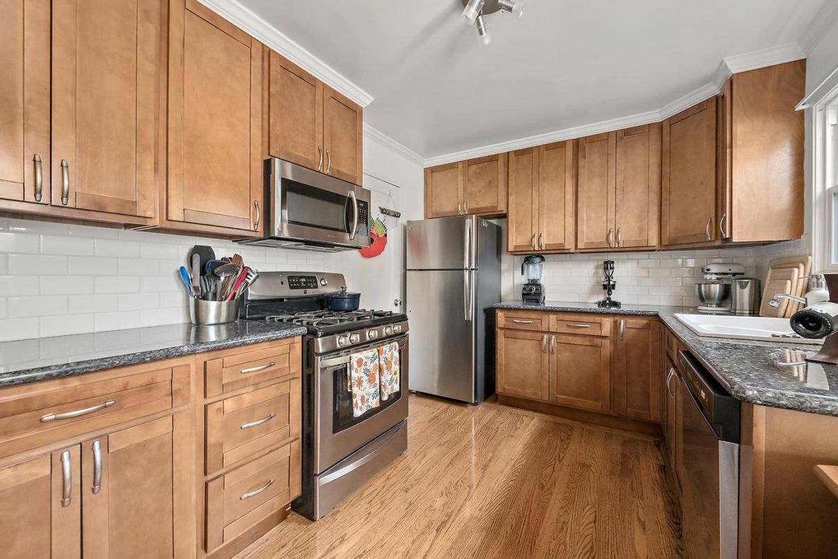 Interior, Kitchen, Stainless Steel Appliances, Wood Texture Flooring