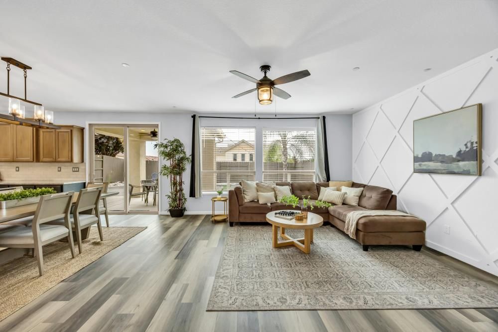 Dining room, Interior, Living room, Pendant Lights, Recessed Lighting, Wood Texture Flooring