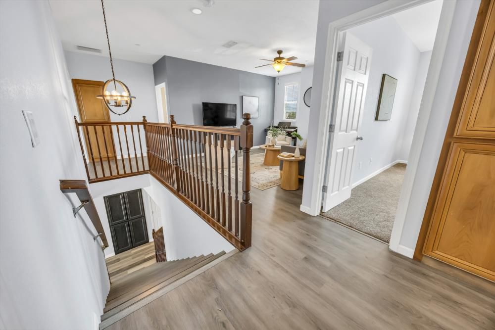 Interior, Pendant Lights, Recessed Lighting, Wood Texture Flooring