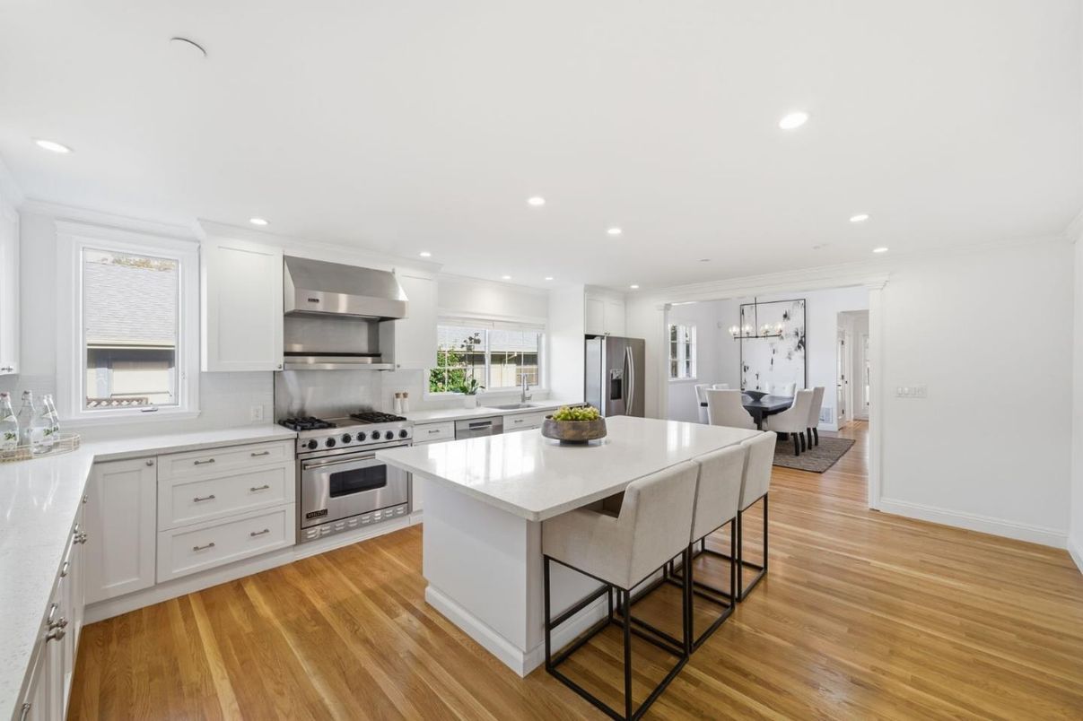 Dining room, Interior, Kitchen, Pendant Lights, Recessed Lighting, Stainless Steel Appliances, Wood Texture Flooring