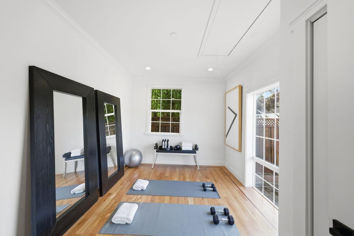 Fitness Equipment, Interior, Recessed Lighting, Wood Texture Flooring