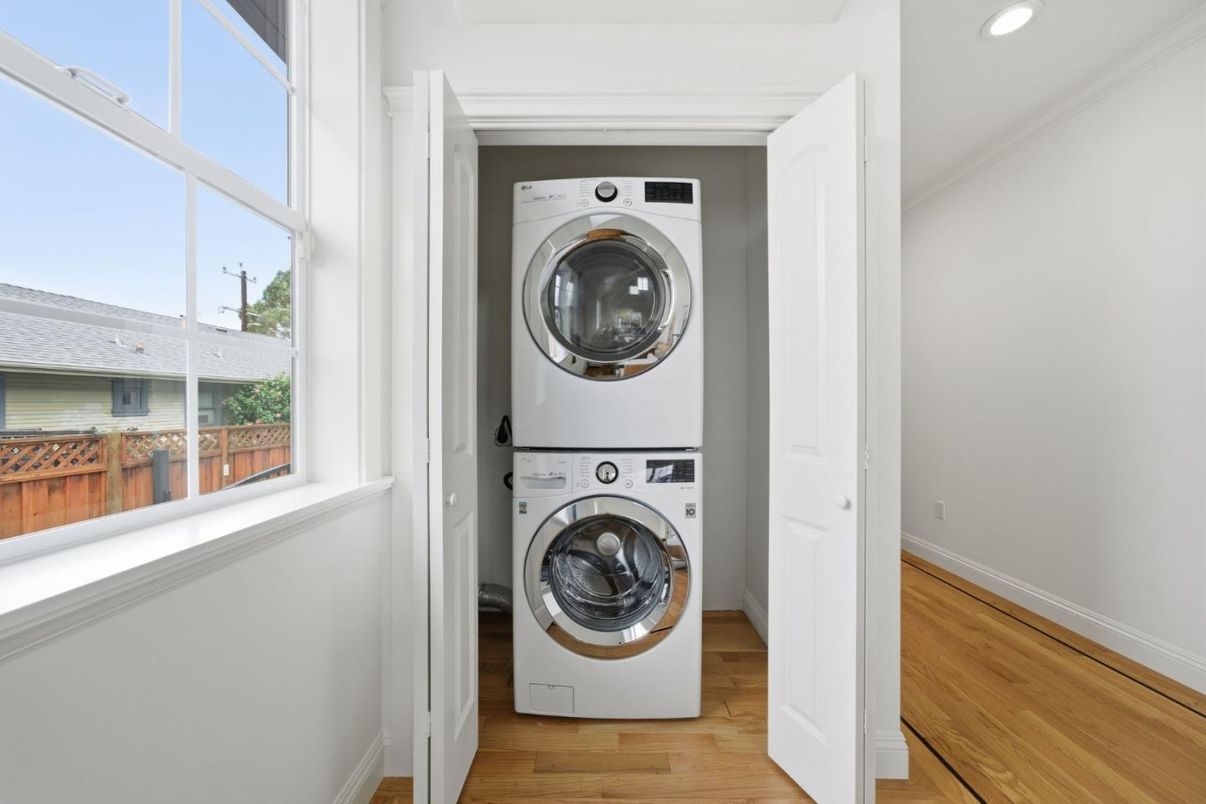 Interior, Recessed Lighting, Utility Closets, Washer, Wood Texture Flooring