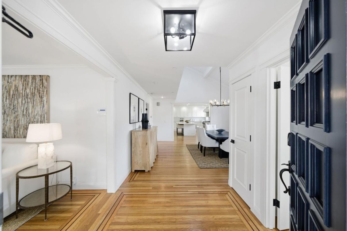 Chandelier, Dining room, Interior, Pendant Lights, Recessed Lighting, Wood Texture Flooring