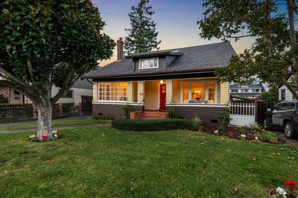 Backyard, Exterior, Facade, Cape Cod