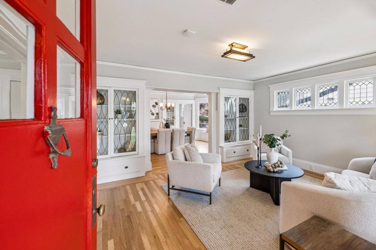 Chandelier, Dining room, Interior, Living room, Wood Texture Flooring