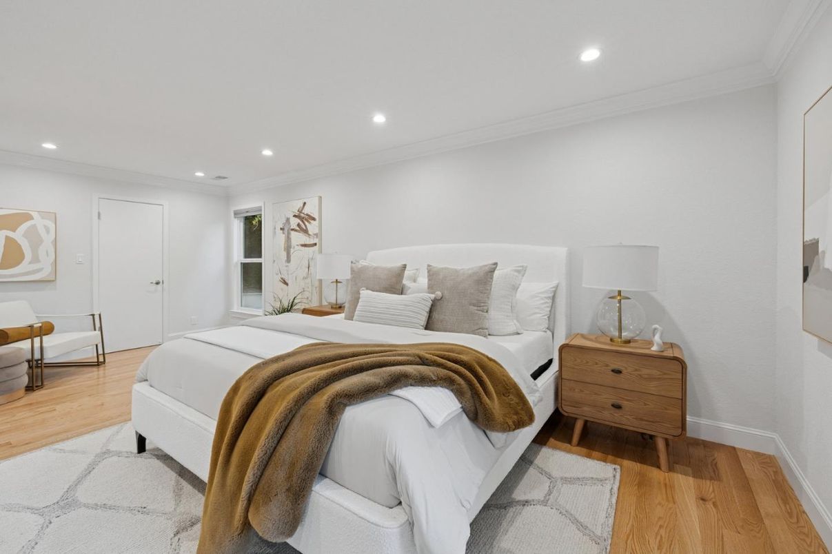 Bedroom, Interior, Recessed Lighting, Wood Texture Flooring