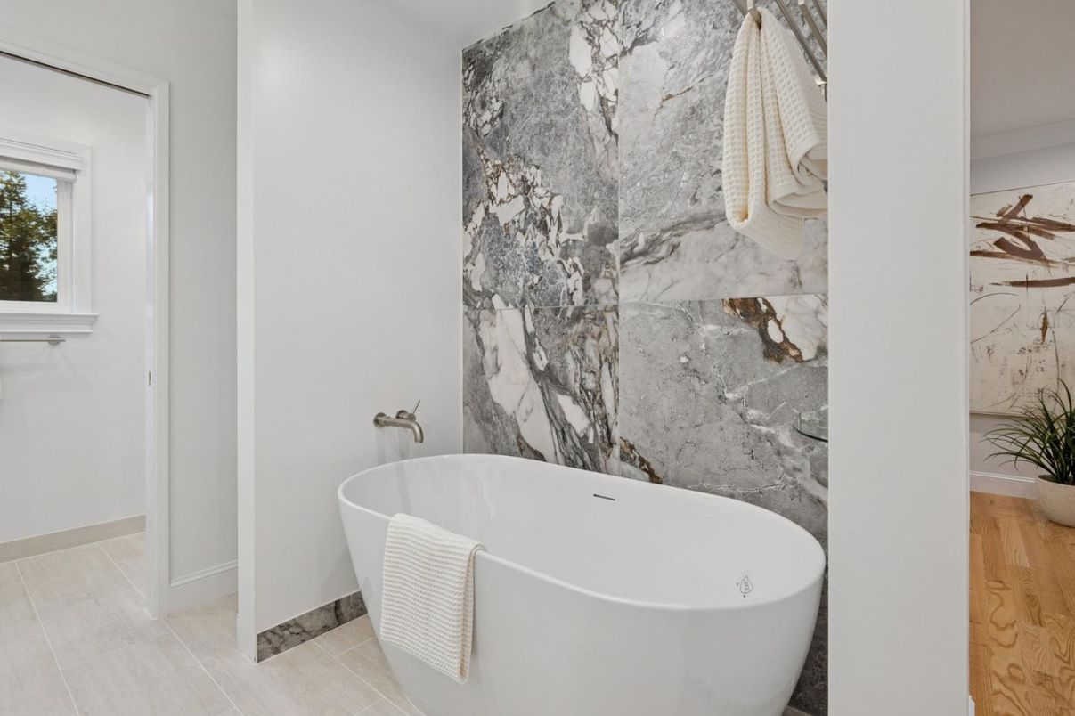 Bathroom, Free Standing Baths, Interior, Marble Walls
