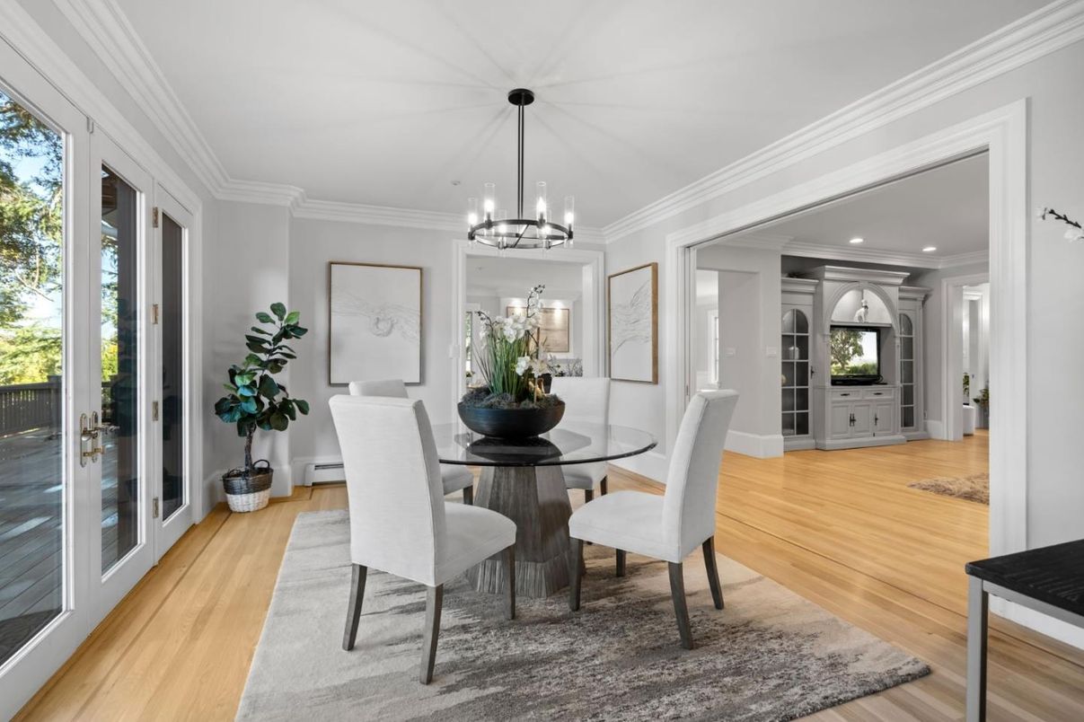 Chandelier, Dining room, Interior, Pendant Lights, Recessed Lighting, Wood Texture Flooring