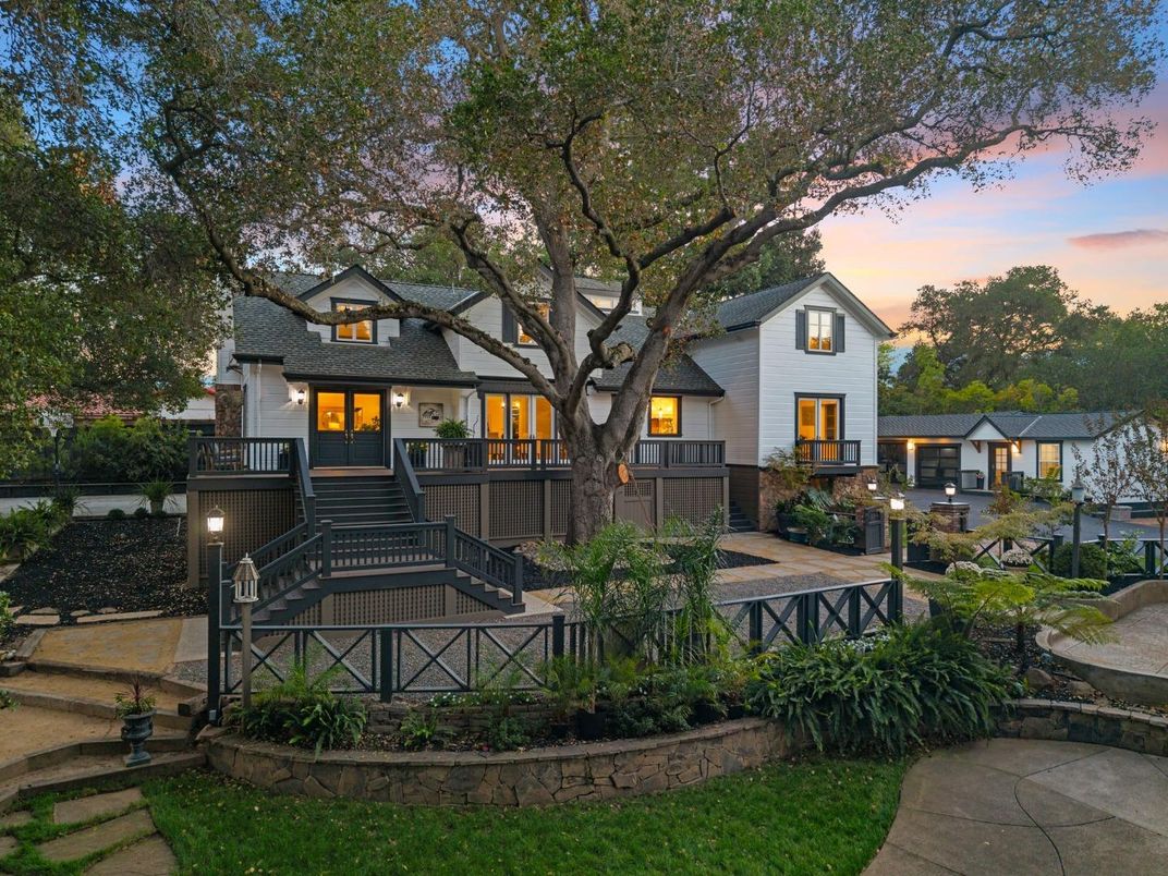 Backyard, Exterior, Facade, Queen Anne Victorian