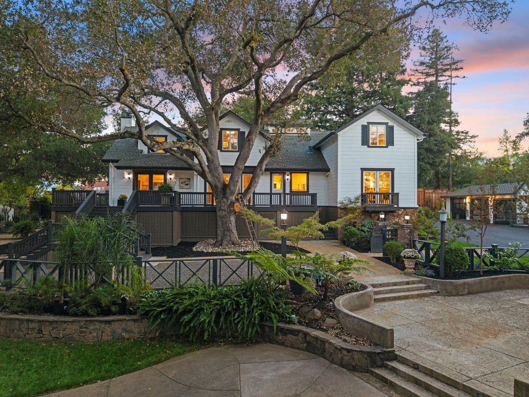 Backyard, Exterior, Facade, Farmhouse