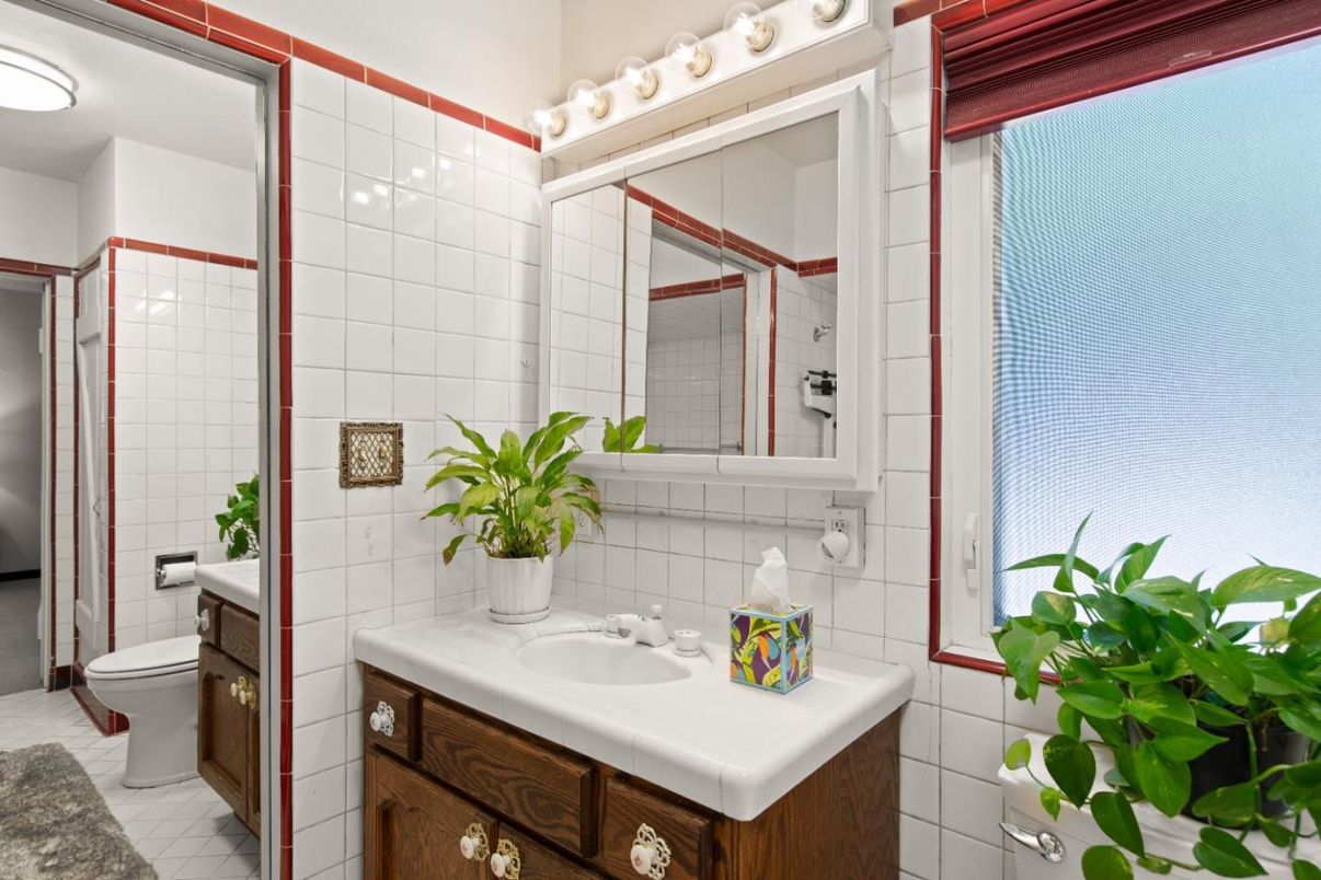 Bathroom, Interior, Tile Countertops