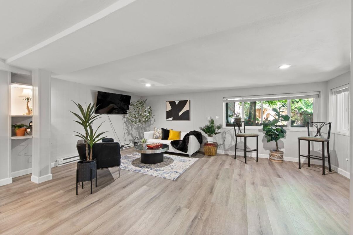 Interior, Living room, Recessed Lighting, Wood Texture Flooring