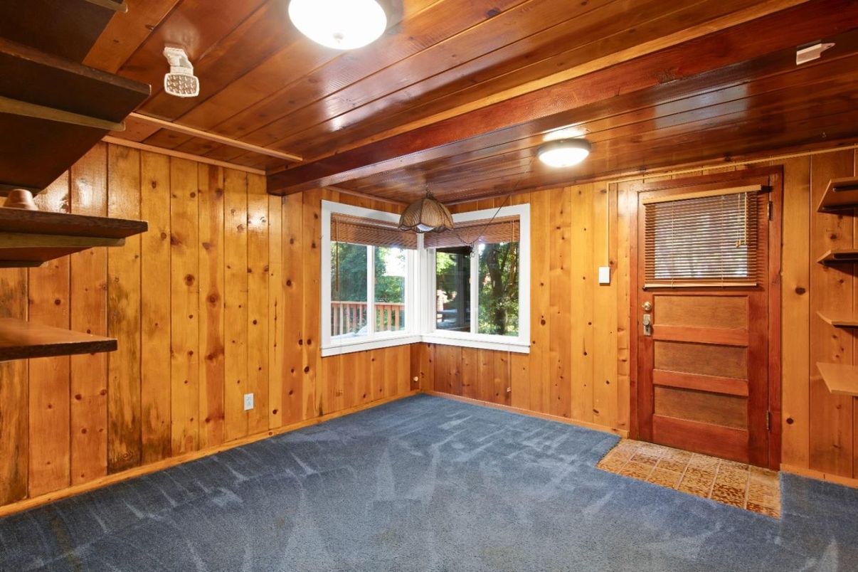Empty room, Interior, Wooden Ceilings, Wooden Walls