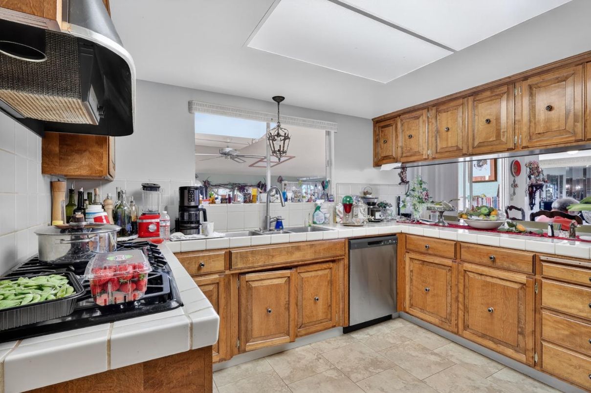 Interior, Kitchen, Pendant Lights, Tile Countertops