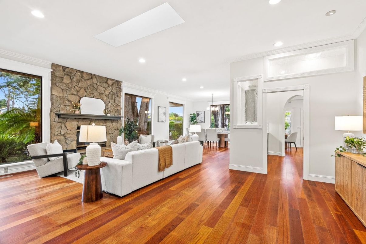 Dining room, Interior, Living room, Pendant Lights, Recessed Lighting, Stone Walls, Wood Texture Flooring