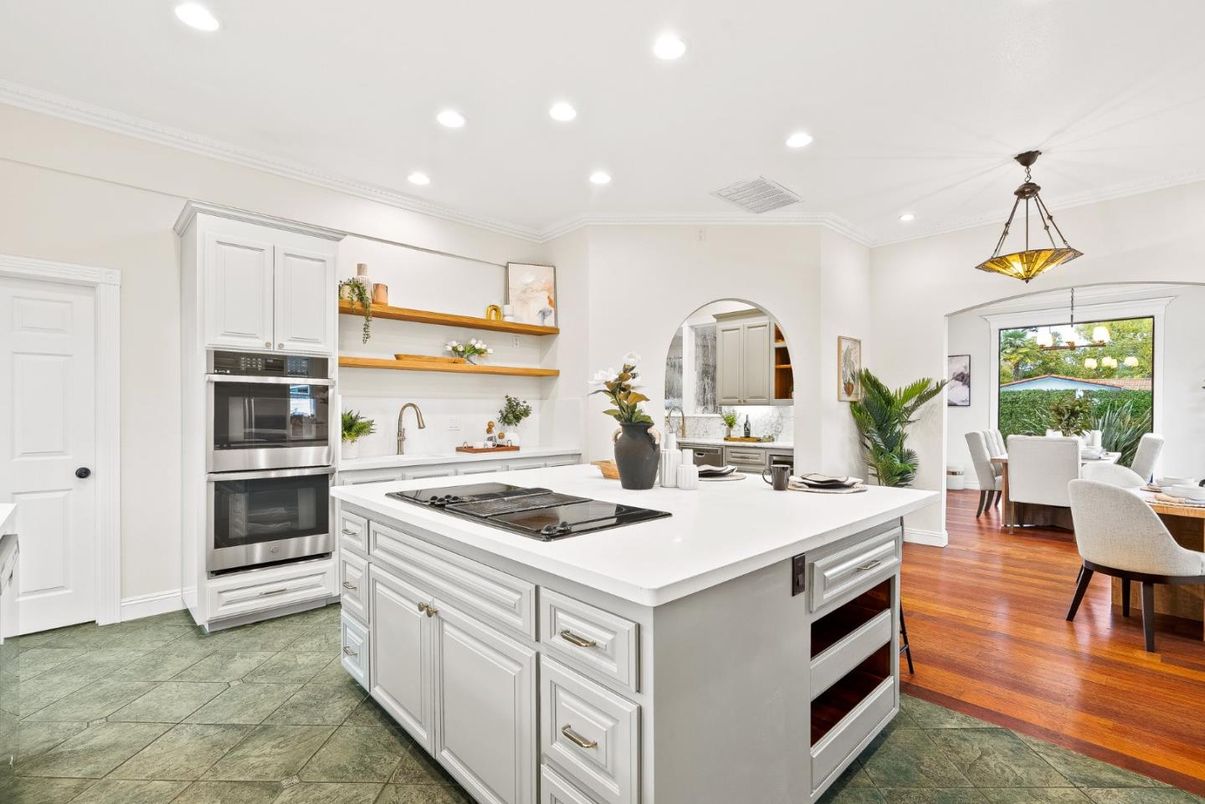 Dining room, Interior, Kitchen, Pendant Lights, Recessed Lighting, Stainless Steel Appliances, Wood Texture Flooring