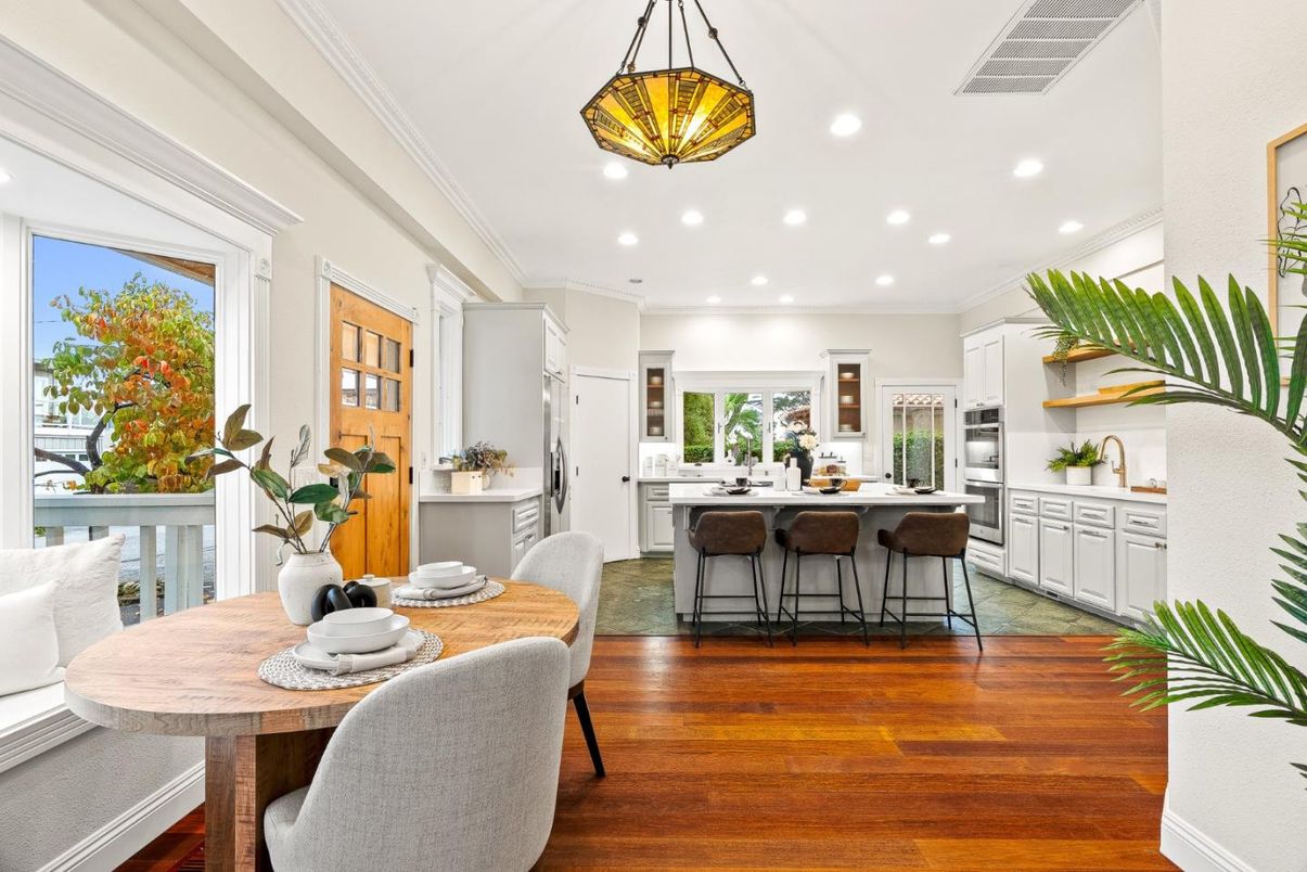 Dining room, Interior, Kitchen, Pendant Lights, Recessed Lighting, Wood Texture Flooring