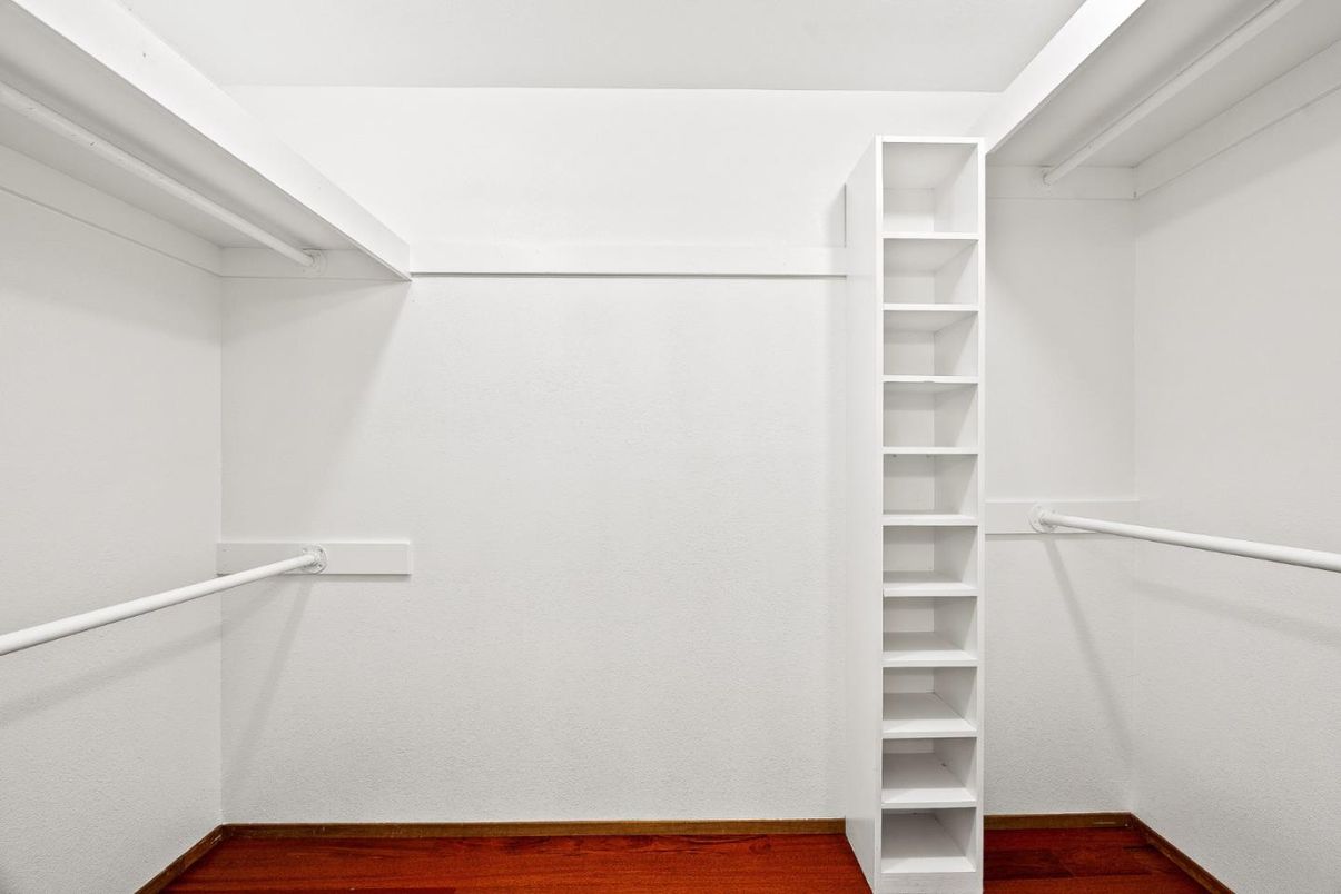 Interior, Walk-in Closets, Wood Texture Flooring