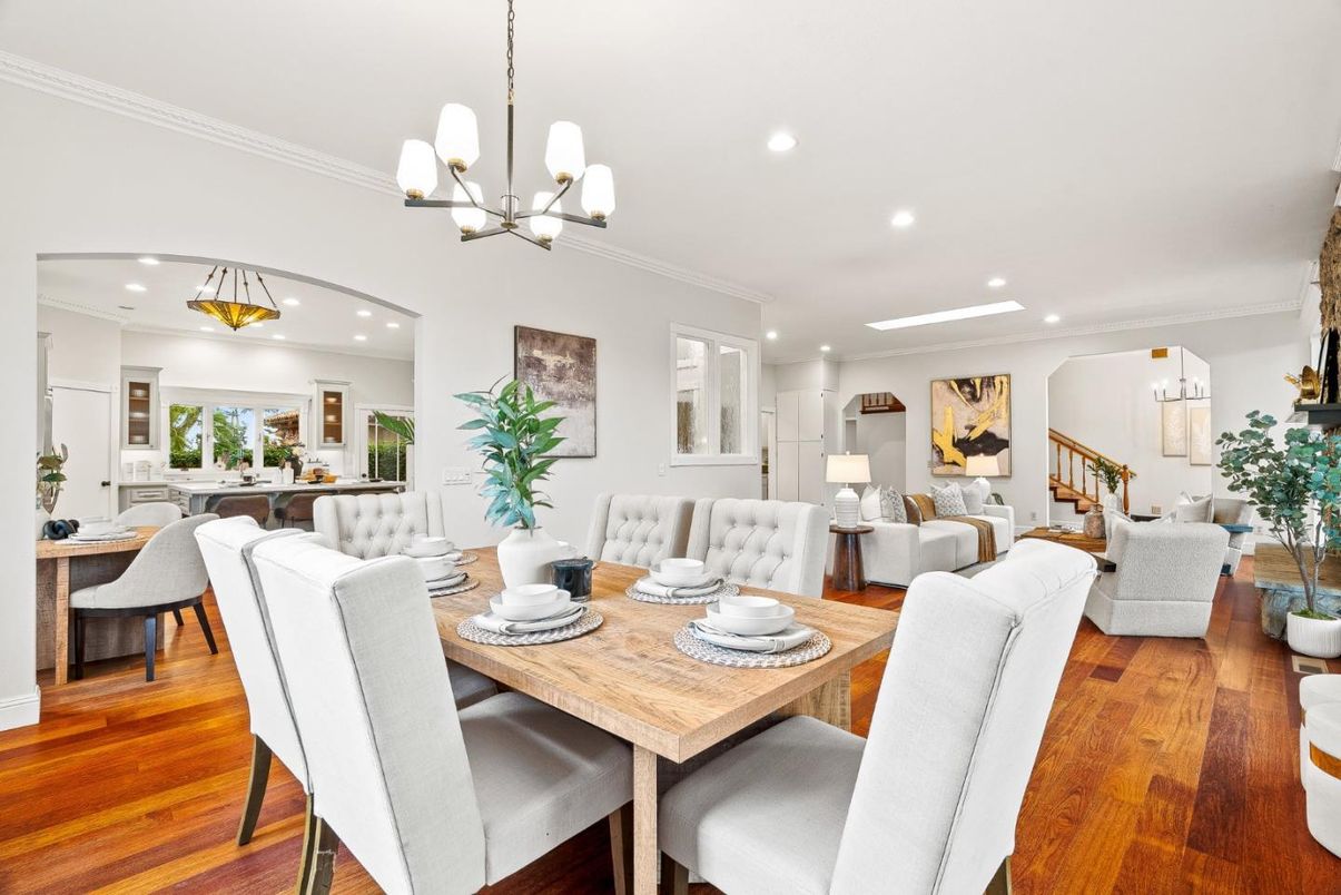 Chandelier, Dining room, Interior, Living room, Pendant Lights, Recessed Lighting, Wood Texture Flooring