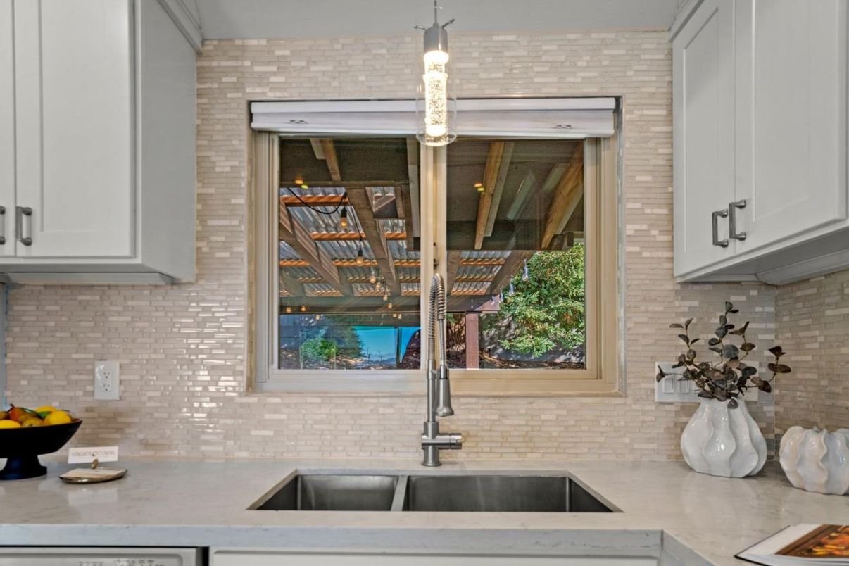 Interior, Kitchen, Pendant Lights, Stone Walls