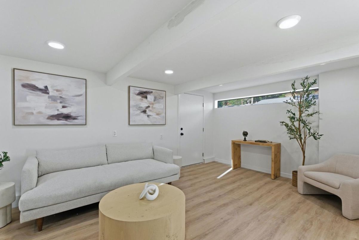 Interior, Recessed Lighting, Wood Texture Flooring