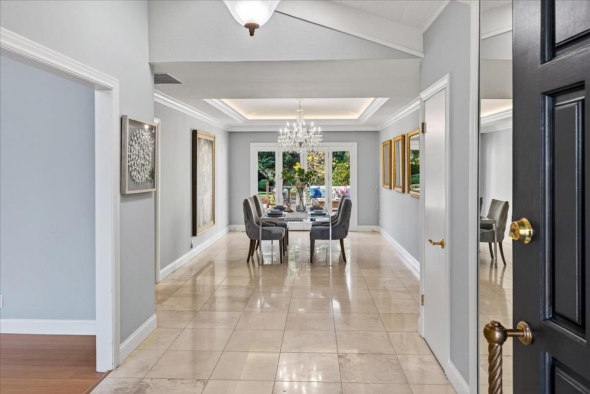 Chandelier, Dining room, Interior