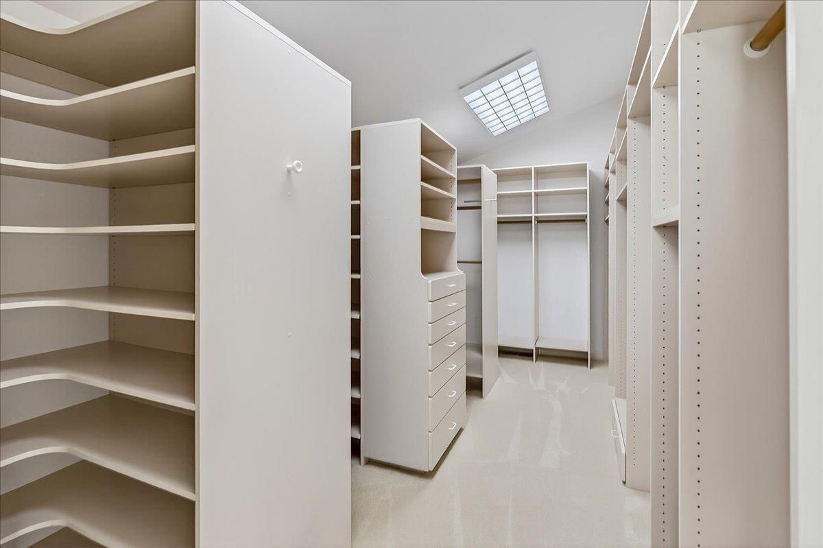 Interior, Walk-in Closets