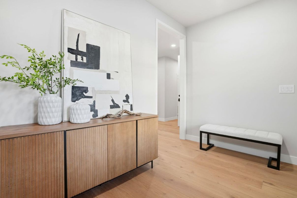 Interior, Recessed Lighting, Wood Texture Flooring