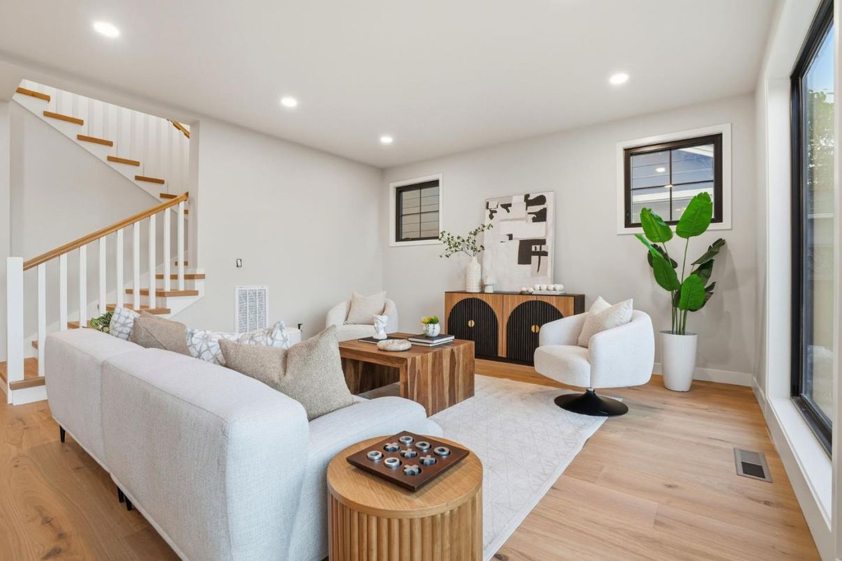 Interior, Living room, Recessed Lighting, Wood Texture Flooring
