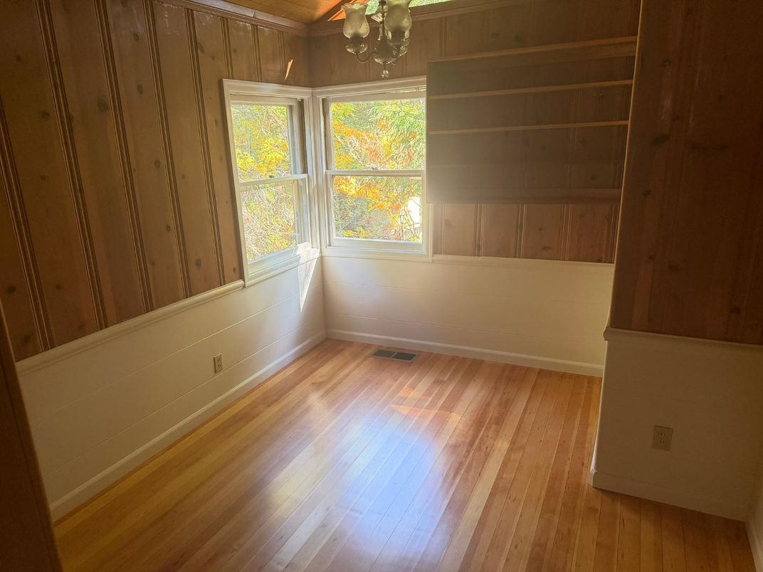 Chandelier, Empty room, Interior, Wood Texture Flooring, Wooden Walls